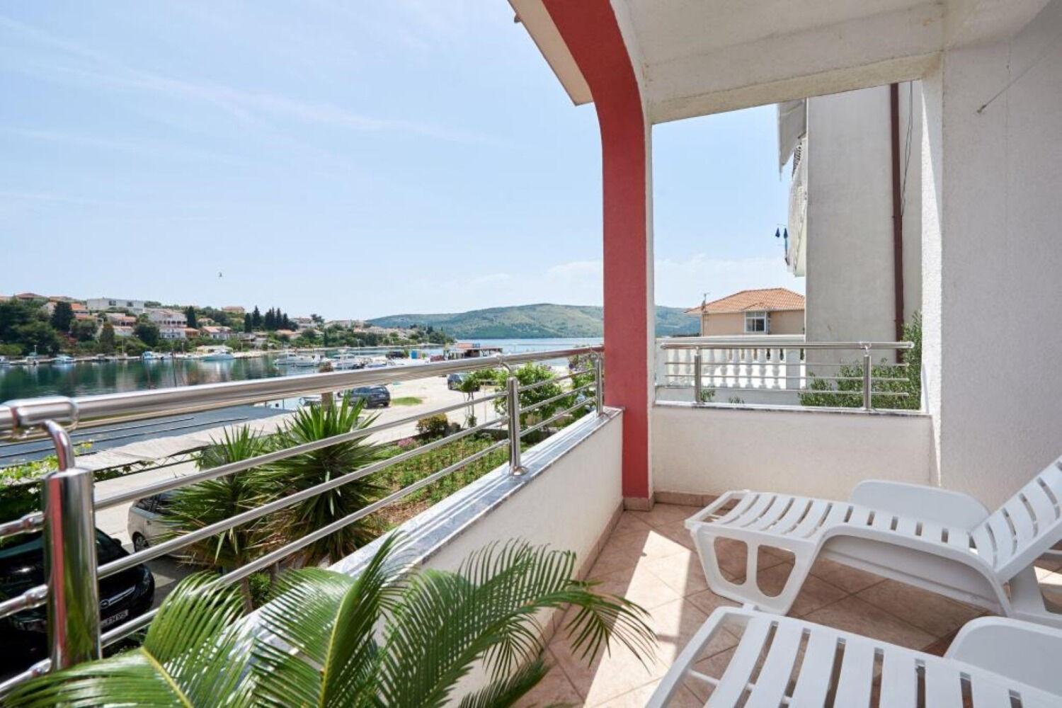 Apartments Mare - 30 M From Pebble Beach Seget Vranjica Exteriér fotografie