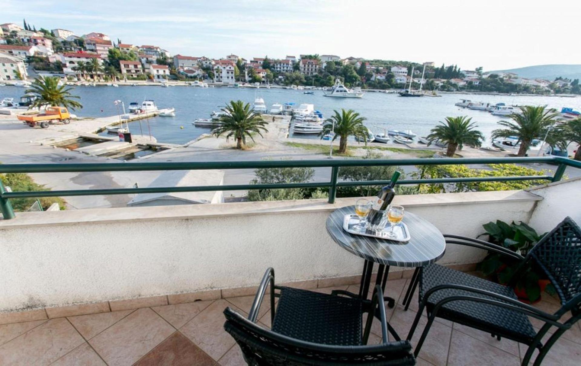 Apartments Mare - 30 M From Pebble Beach Seget Vranjica Exteriér fotografie